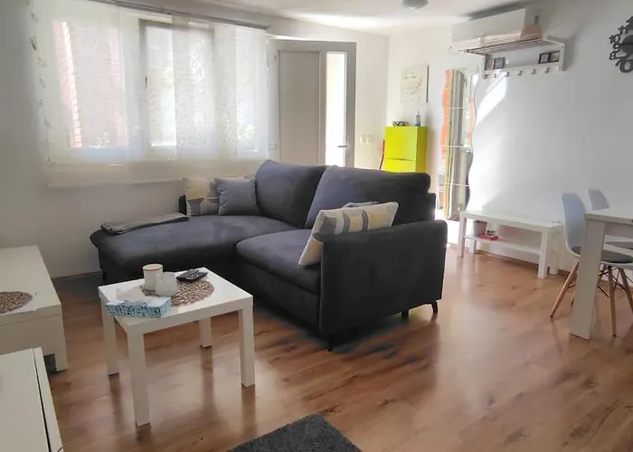 Modern Apartment In Porec
